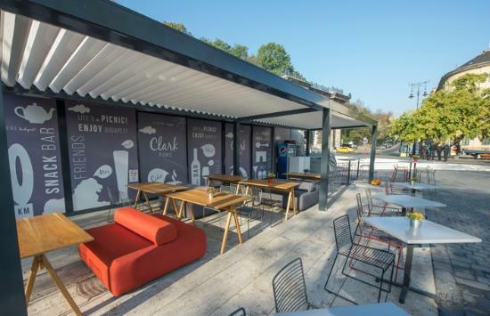 Clark Picnic Café and Bar Terrace