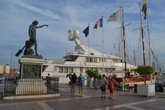 Statue du Génie de la Navigation