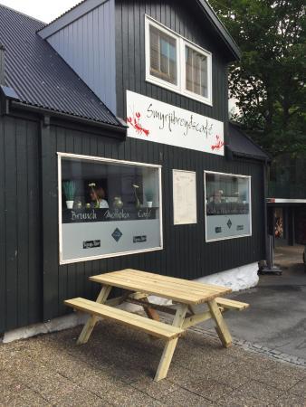 Smyrjibreydsbudin