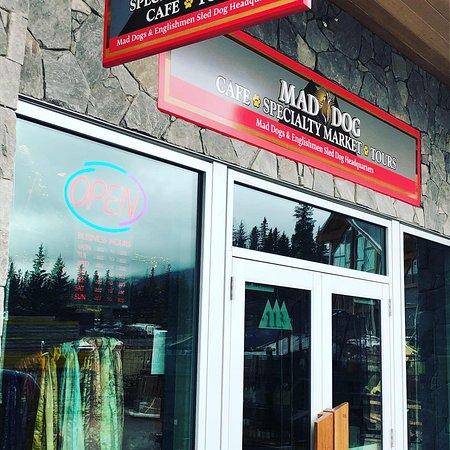 The Mad Dog Cafe & Market