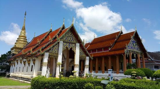Wat Phra That Chang Kham Worawihan