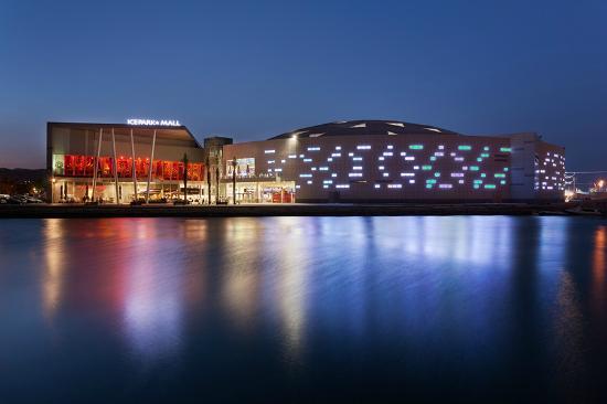 Ice Shopping Center