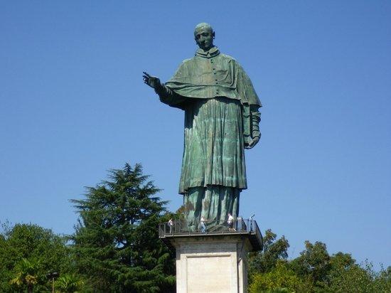 Statue of San Carlone