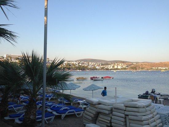 Turihan Beach Bar and Restaurant