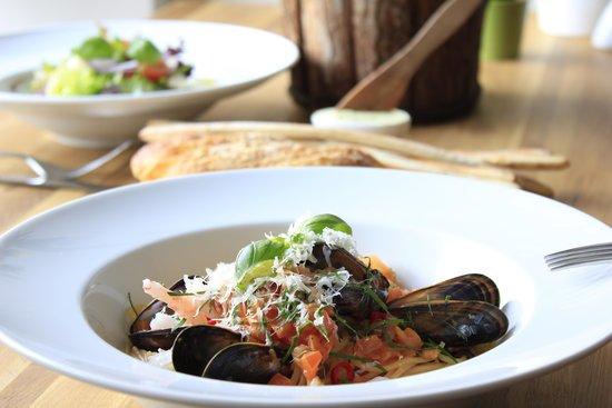 Ruccola Cafe & Restaurant