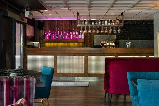 Vågal Burger and Gin