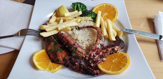 Fish & Lounge Bar Lihnidos