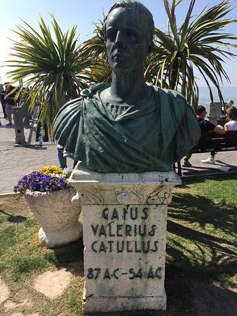 Mezzo Busto di Catullo