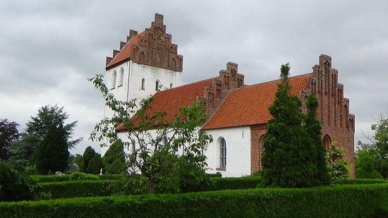 Jørlunde kyrka