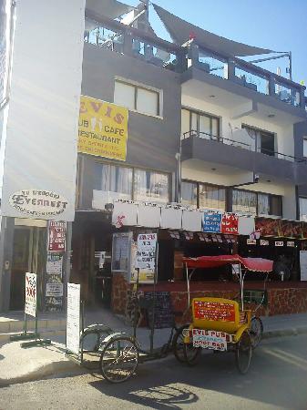 Evis Pub Restaurant