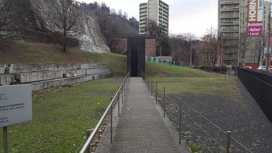 Chatam Sofer minnesmärke