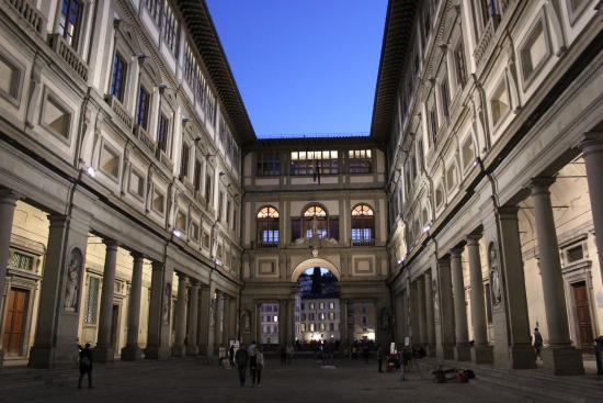 Uffizierna