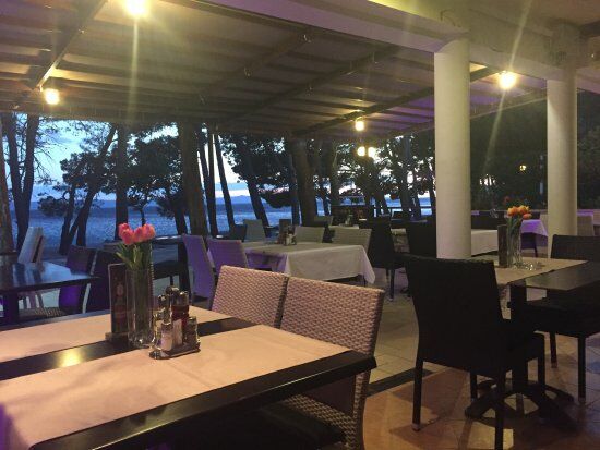 NAVIGARE Steak & Seafood House